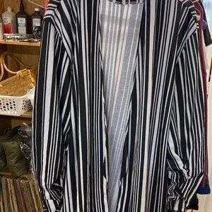 Lovey.Dear black &white kimono sZ 3x